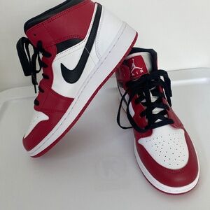Nike Air Jordan mid tops